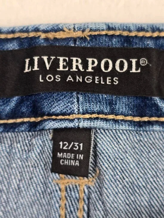 Liverpool Non-Skinny Skinny Liv Hi-Rise Jeans Size 12/31 Crop Raw Hem - Picture 2 of 5